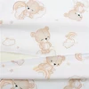 Kép 2/2 - Baba párna - ék alakú New Baby BASIC fehér 30x37 cm bear beige
