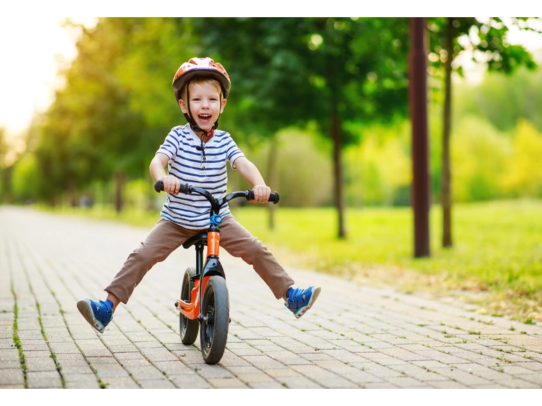 A futóbiciklizés előnyei gyermekek számára