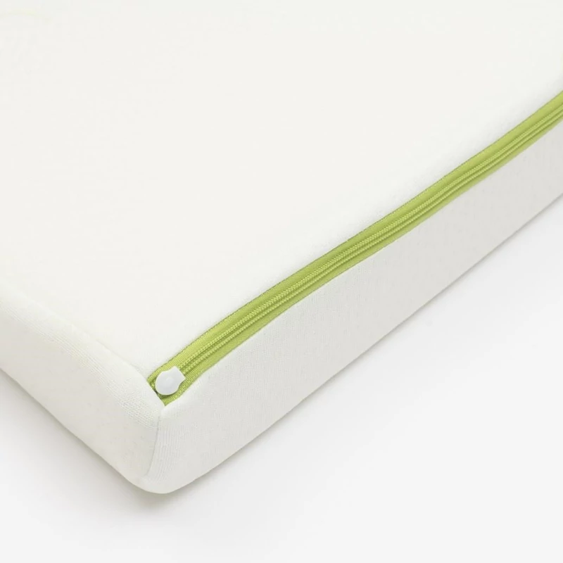 Baba párna - ék alakú New Baby STANDARD 38x30x7 cm Aloe vera