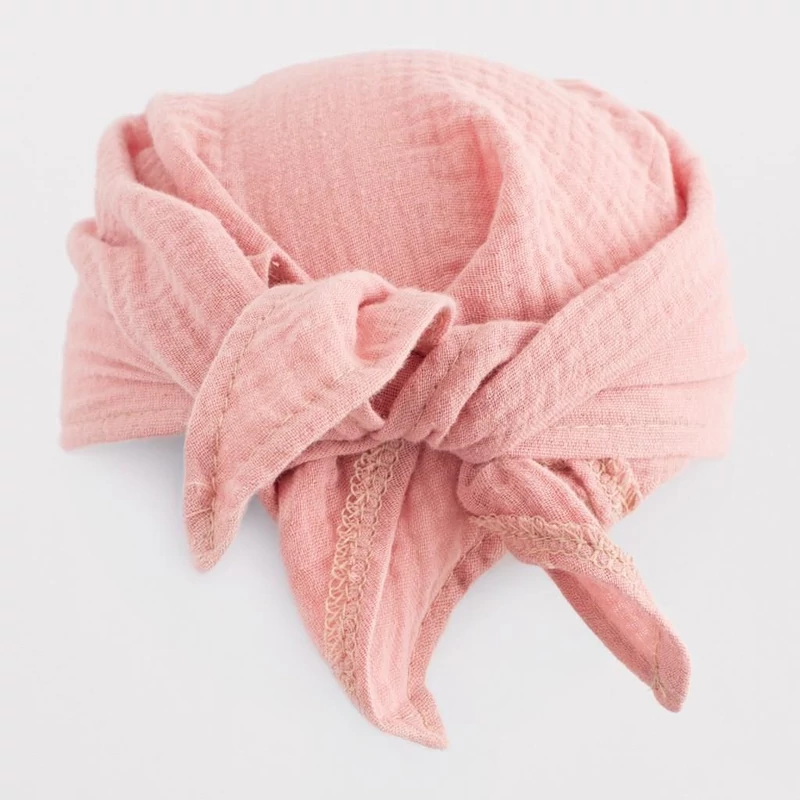 Nyári muszlin baba fejkendő napellenzővel New Baby pink